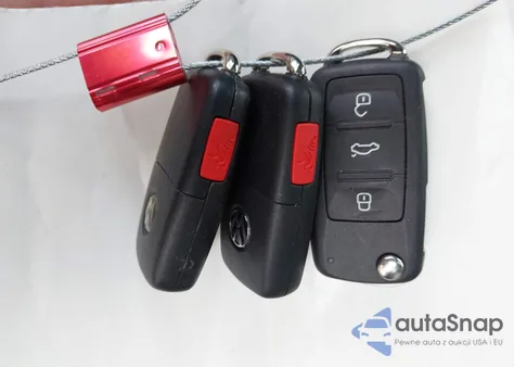 2018 Volkswagen Passat 3.6L V6 Gt z USA, uszkodzony, nr VIN 1VWJM7A34JC039830